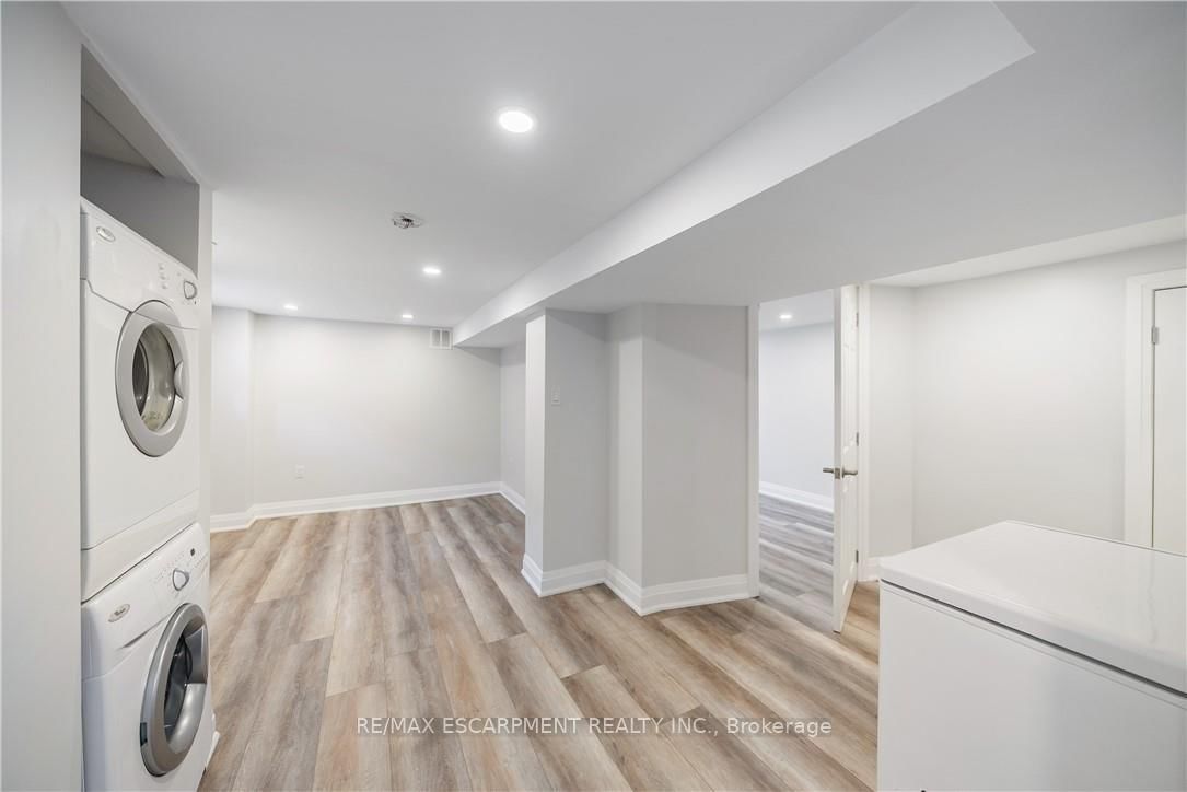 Detached House for sale at 30 Lottridge Street, Hamilton, Ontario, L8L 6T5 - Stipley - MLS: X13004488