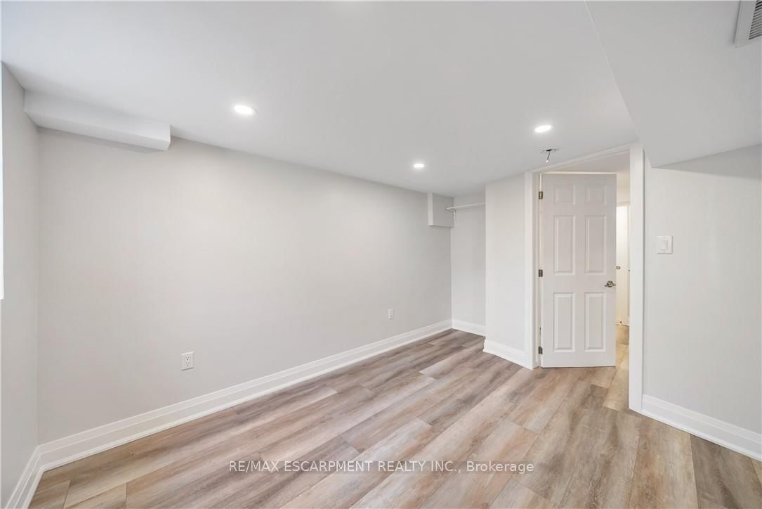 Detached House for sale at 30 Lottridge Street, Hamilton, Ontario, L8L 6T5 - Stipley - MLS: X13004488