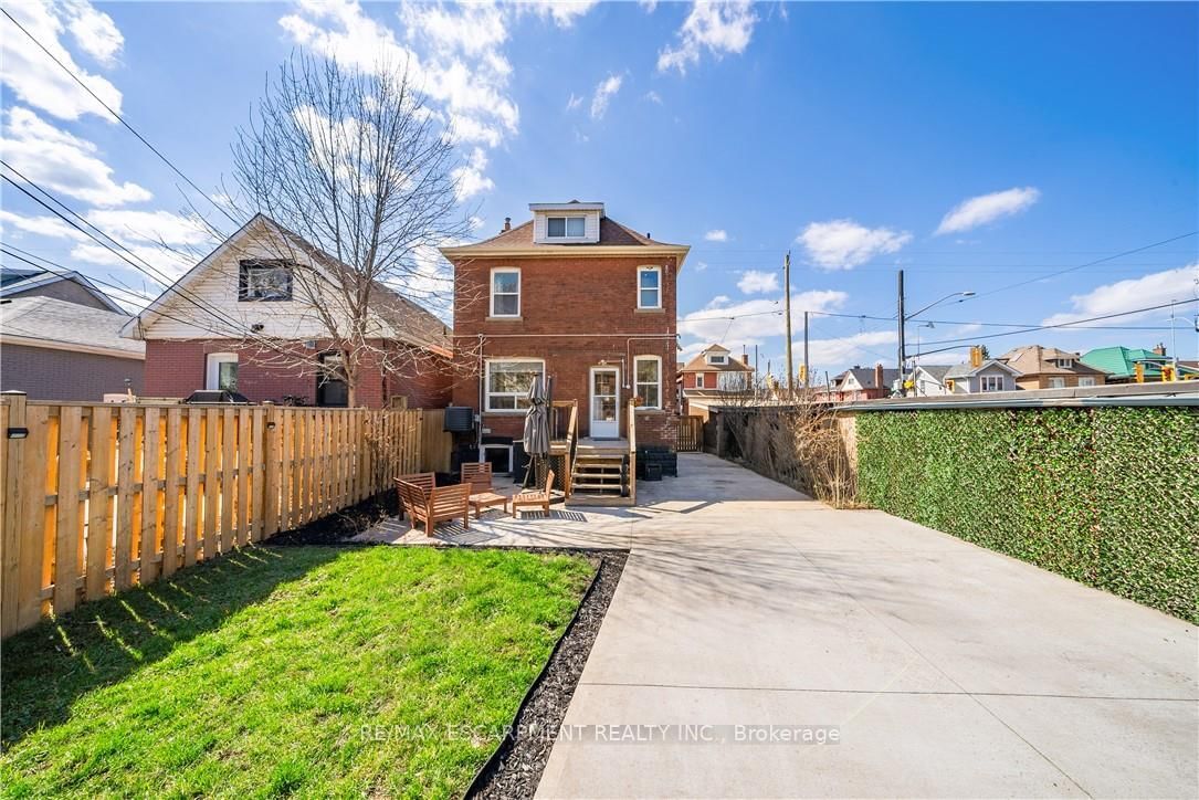 Detached House for sale at 30 Lottridge Street, Hamilton, Ontario, L8L 6T5 - Stipley - MLS: X13004488