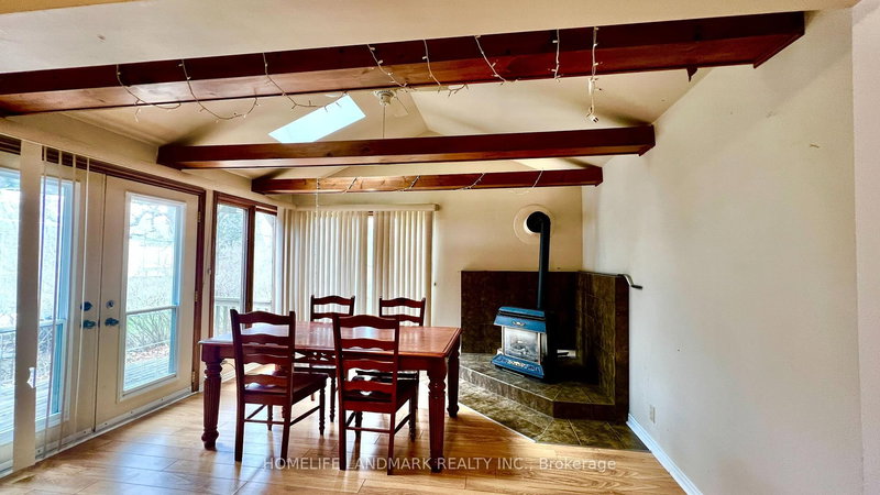 84 Binkley Cres, Hamilton, L8S 3L1 | Image 2