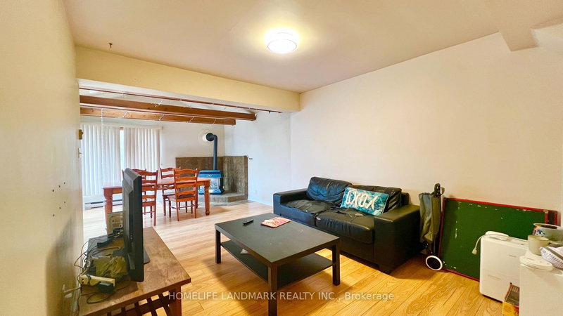 84 Binkley Cres, Hamilton, L8S 3L1 | Image 3