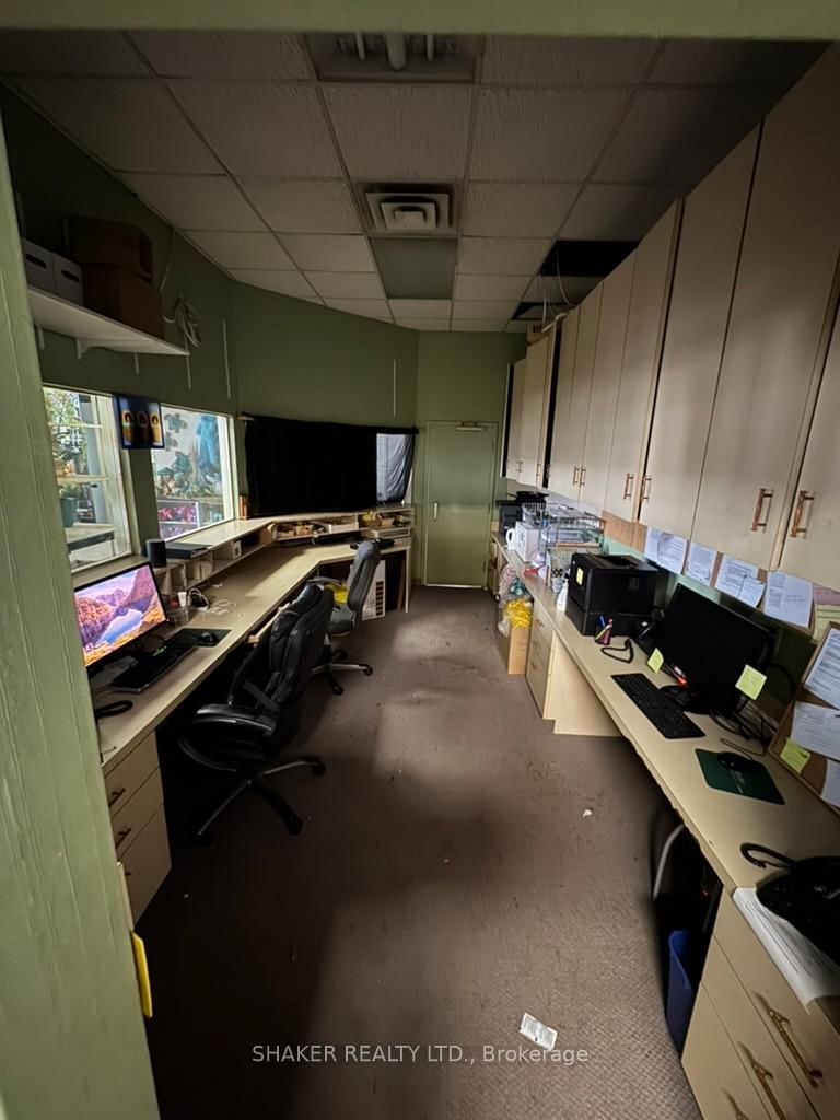 1400 Bank Street - Photo 9