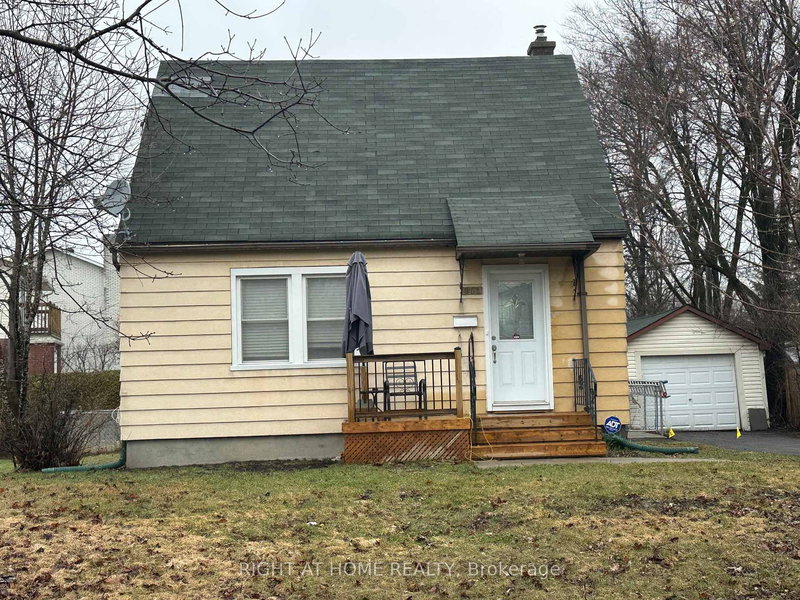 home for lease on 903 Normandy Crescent S