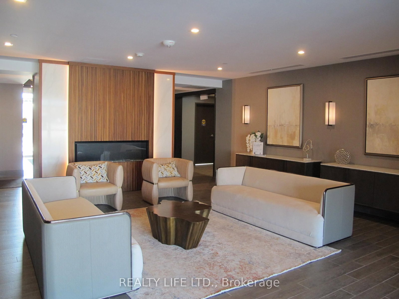 470 Dundas Street E, Unit 1106 - Photo 2