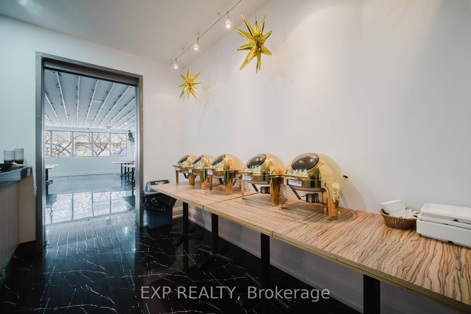 135 King Street E - Photo 32