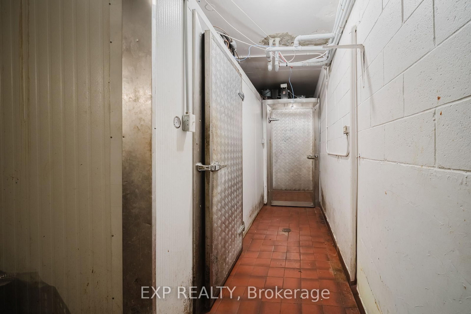 135 King Street E - Photo 43