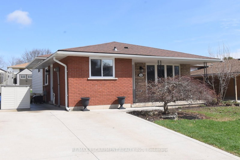 home for sale on 316 CRANBROOK Drive