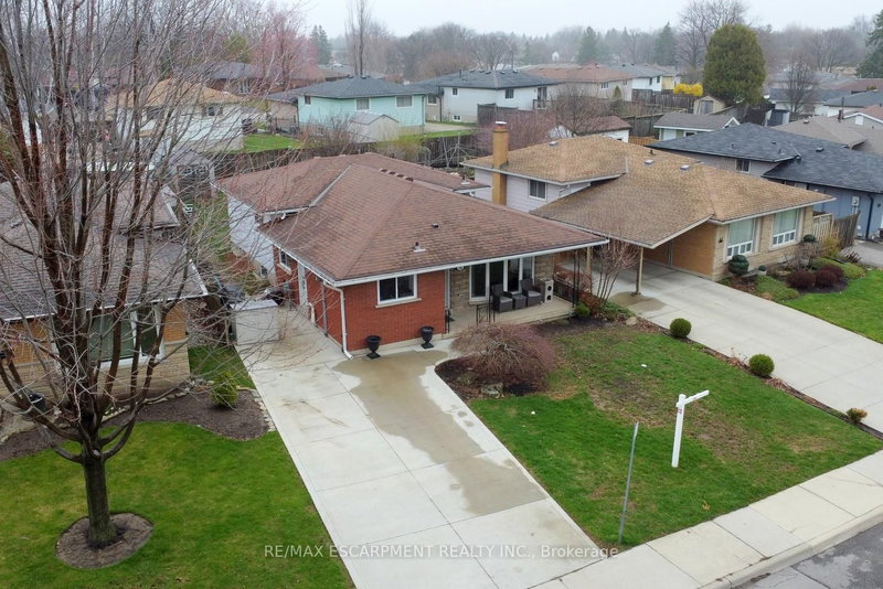 316 CRANBROOK Dr, Hamilton, L9C 4T3 | Image 2