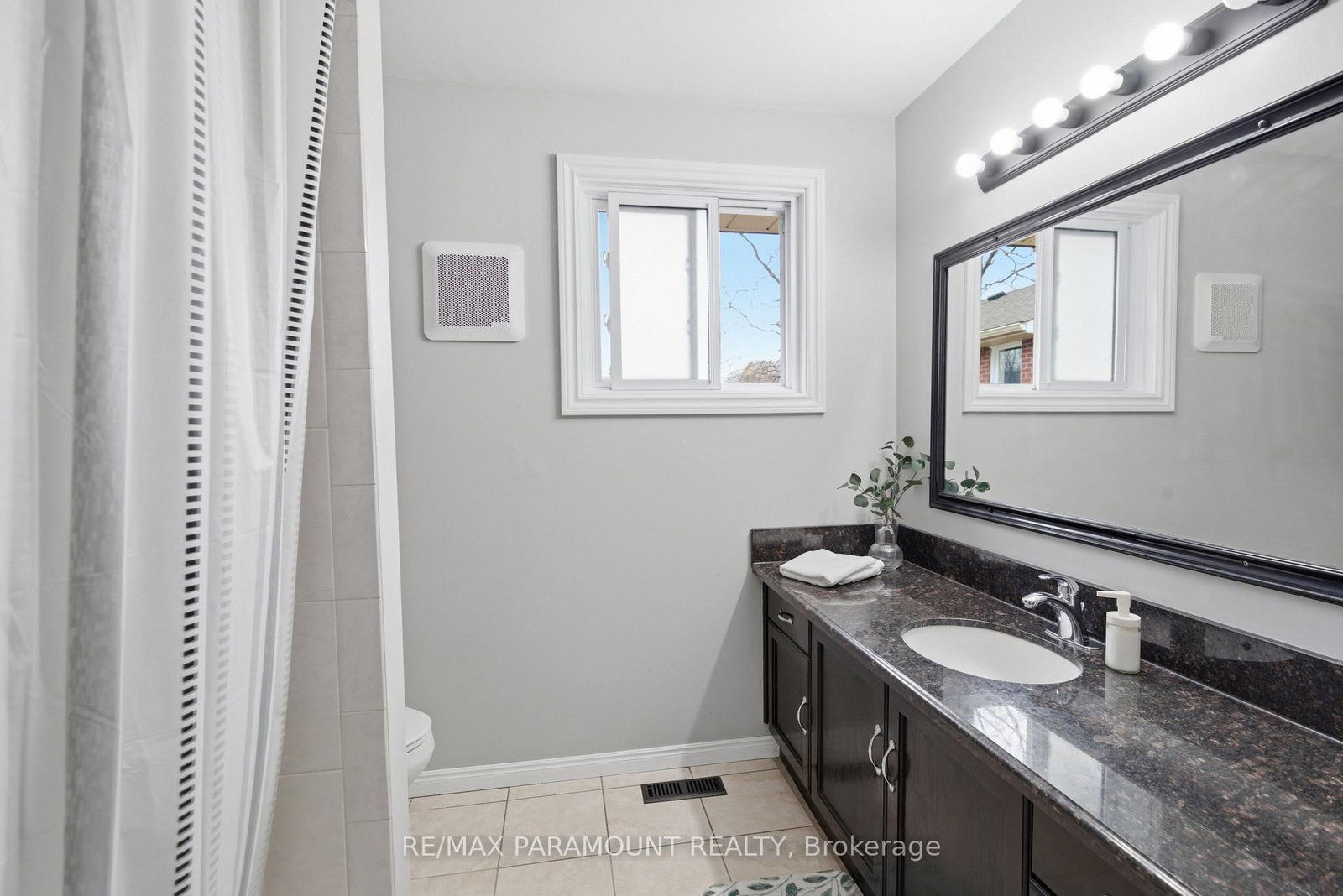 Detached House for sale at 1262 Upper Gage Avenue, Hamilton, Ontario, L8W 1E4 - Randall - MLS: X13004802