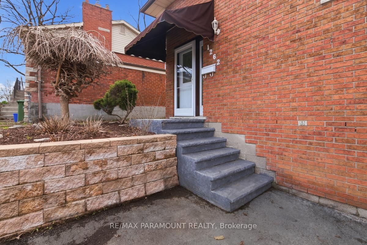 Detached House for sale at 1262 Upper Gage Avenue, Hamilton, Ontario, L8W 1E4 - Randall - MLS: X13004802