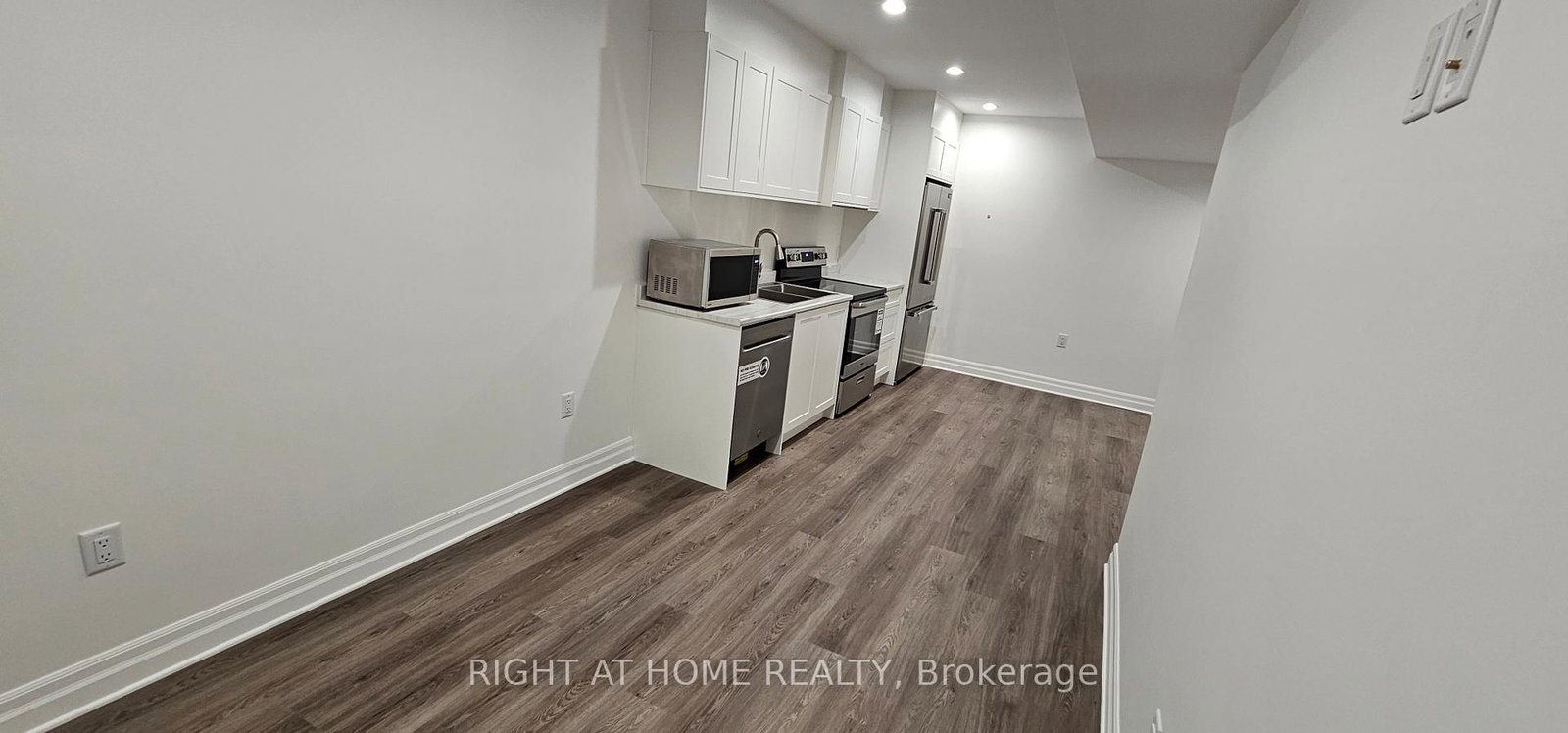 7499 Marvel Drive, Unit Bsmt - Photo 10