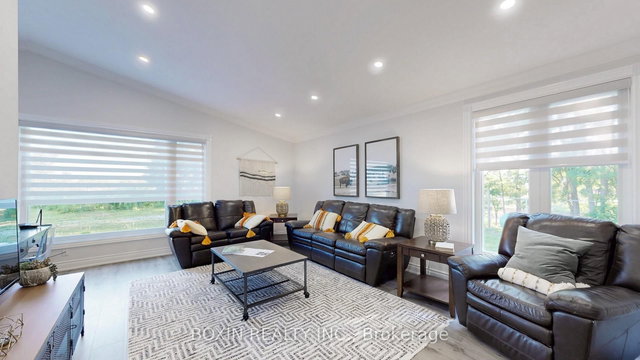 4845 North Service Road