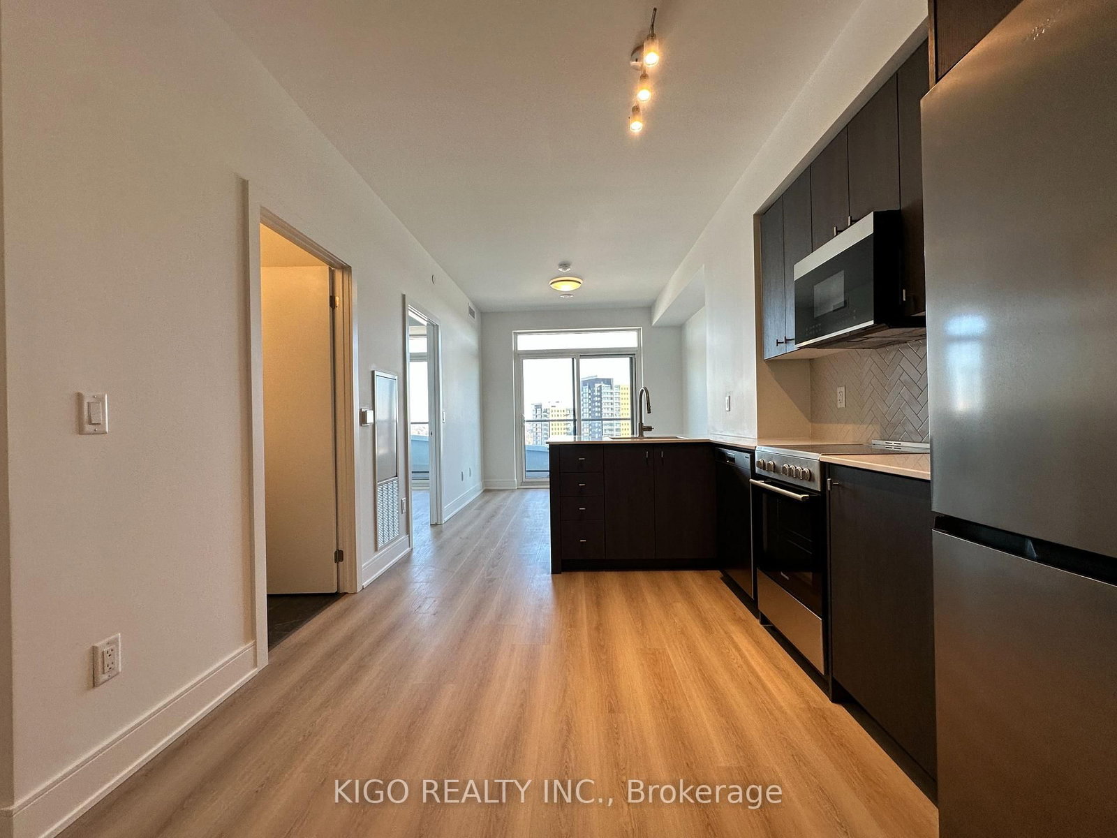 25 Wellington Street S, Unit 1401 - Photo 13