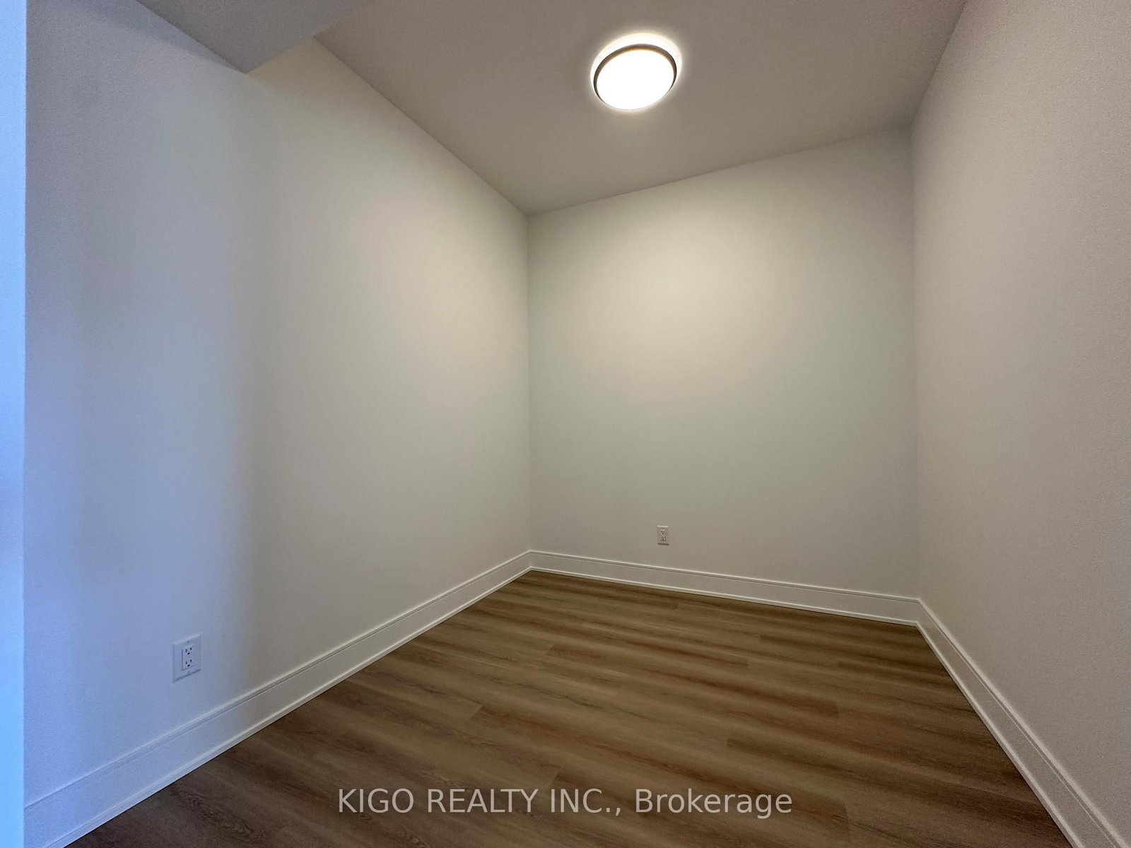 25 Wellington Street S, Unit 1401 - Photo 15