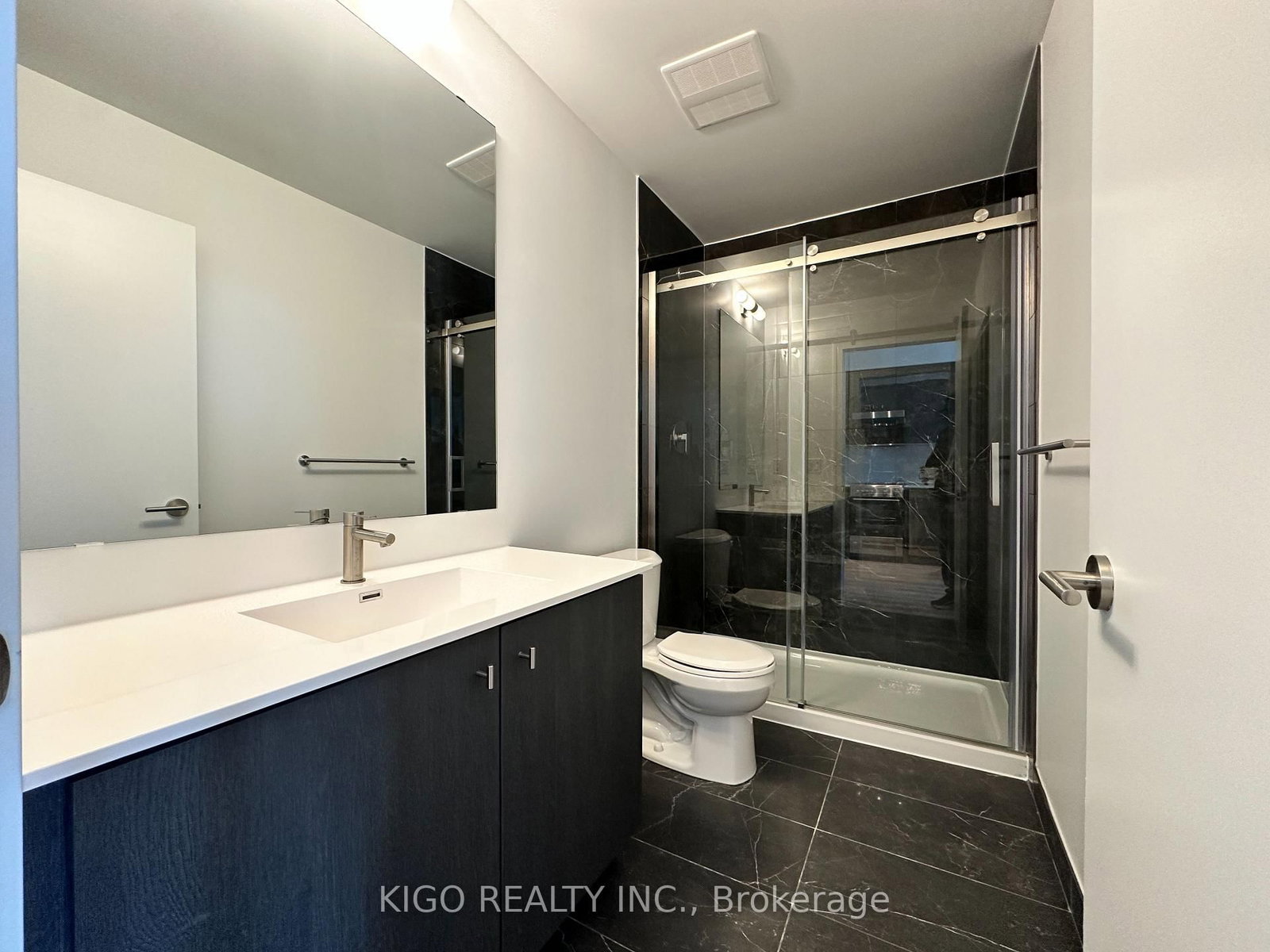 25 Wellington Street S, Unit 1401 - Photo 17