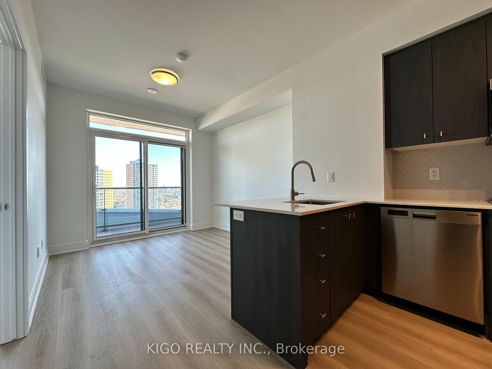 25 Wellington Street S, Unit 1401 - Photo 18
