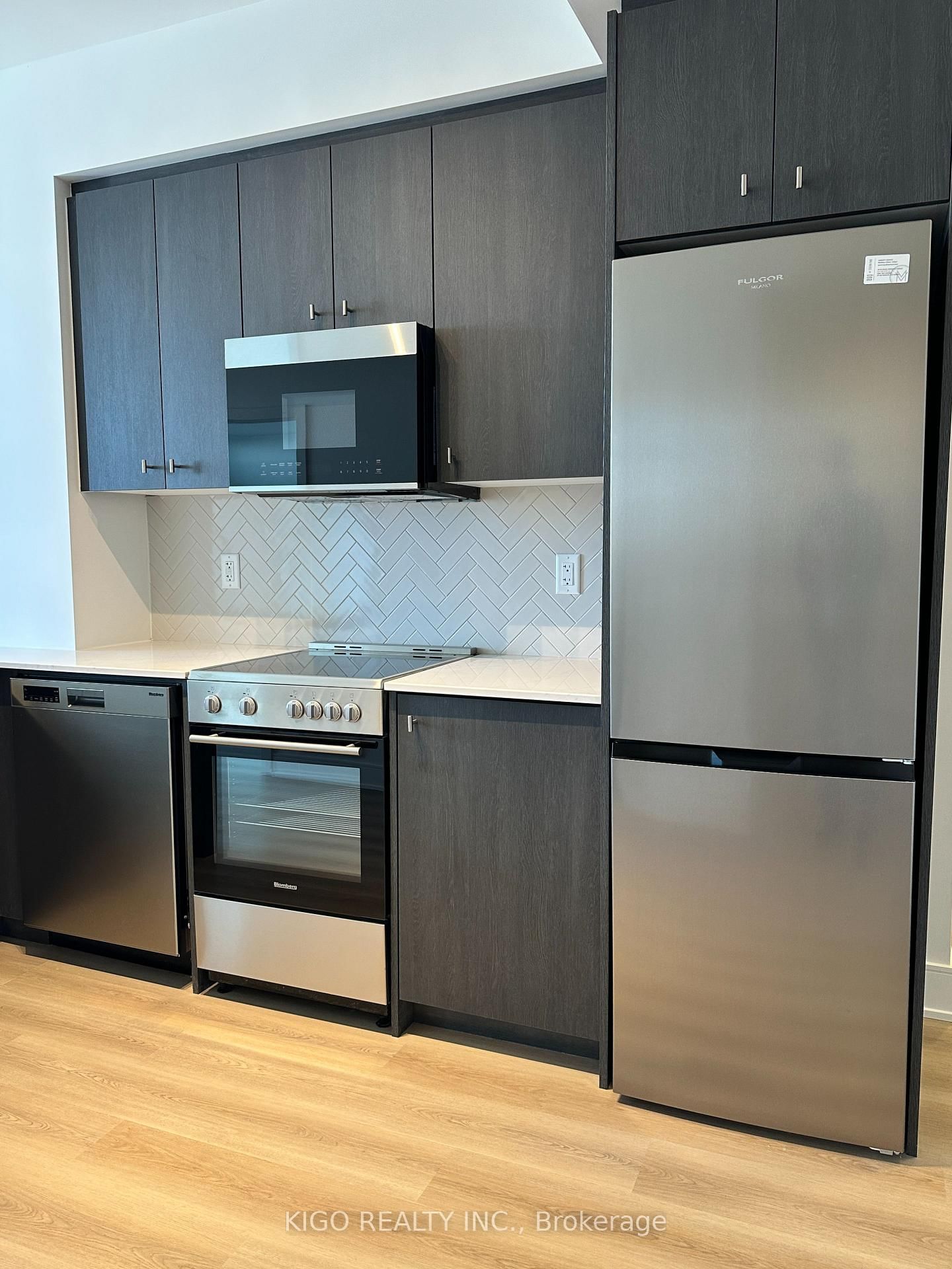 25 Wellington Street S, Unit 1401 - Photo 28