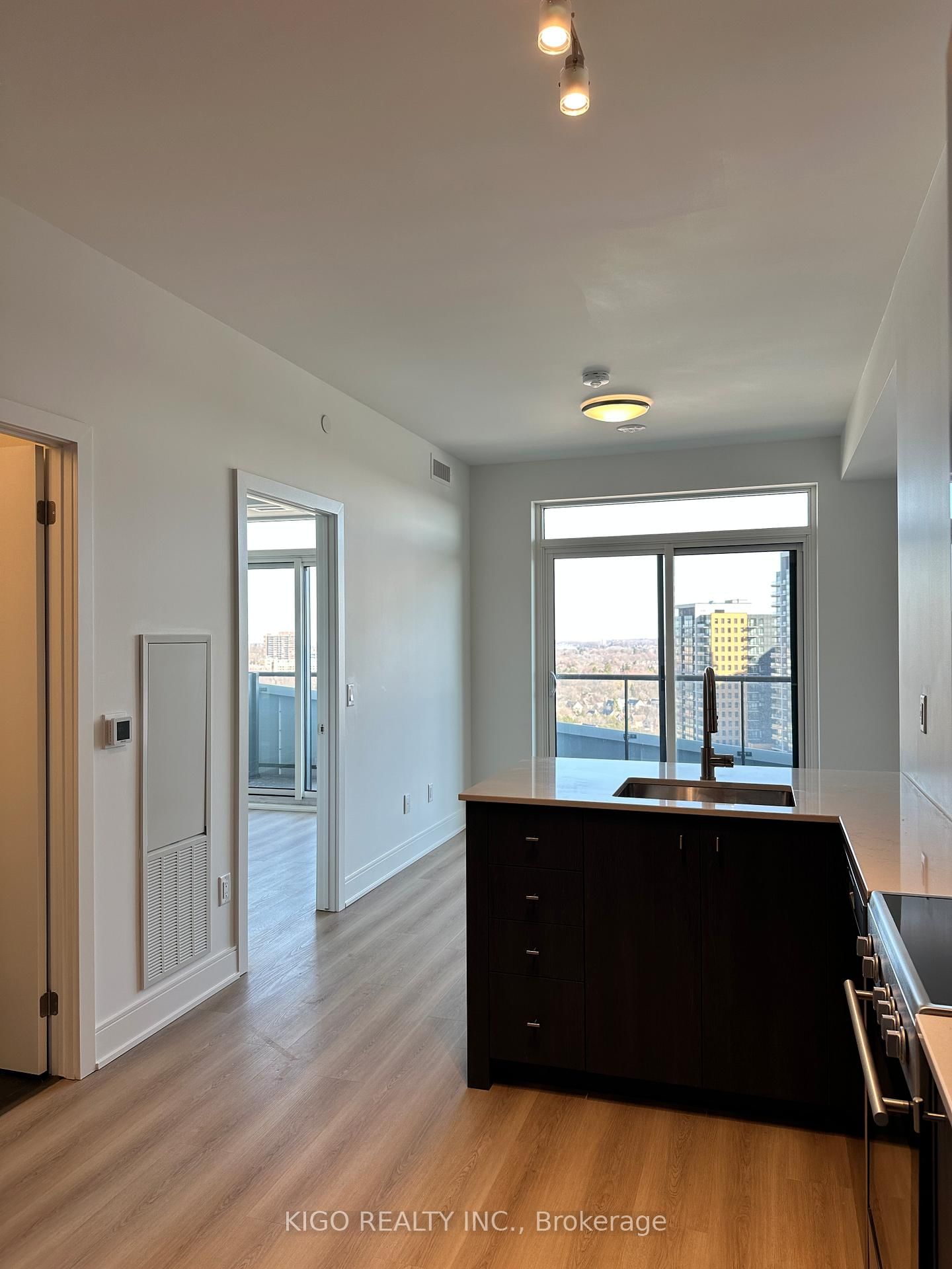 25 Wellington Street S, Unit 1401 - Photo 29