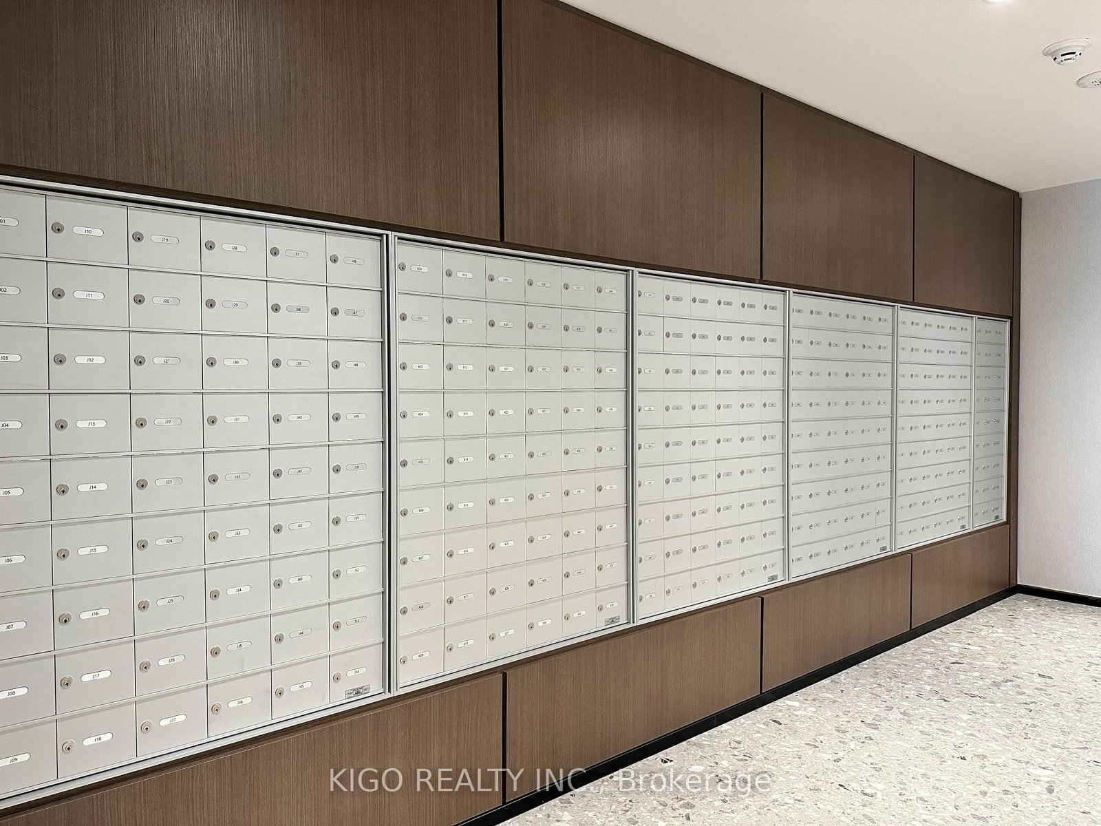 25 Wellington Street S, Unit 1401 - Photo 31