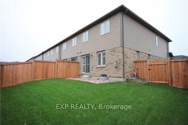 134 Westbank Tr, Hamilton, L8J 0H3 | Image 2