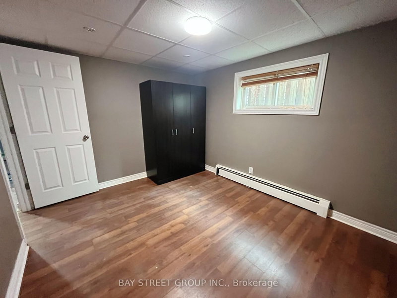 Lower - 106 St Davids Rd, St. Catharines, L2T 1P9 | Image 2