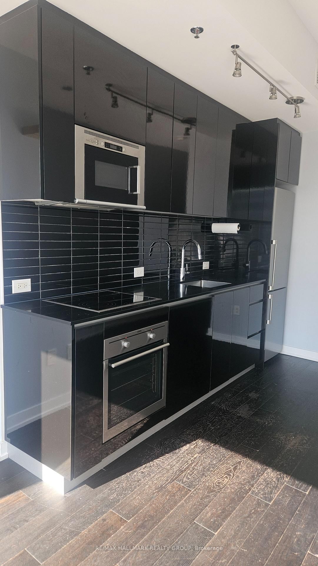 199 Slater Street - Photo 5