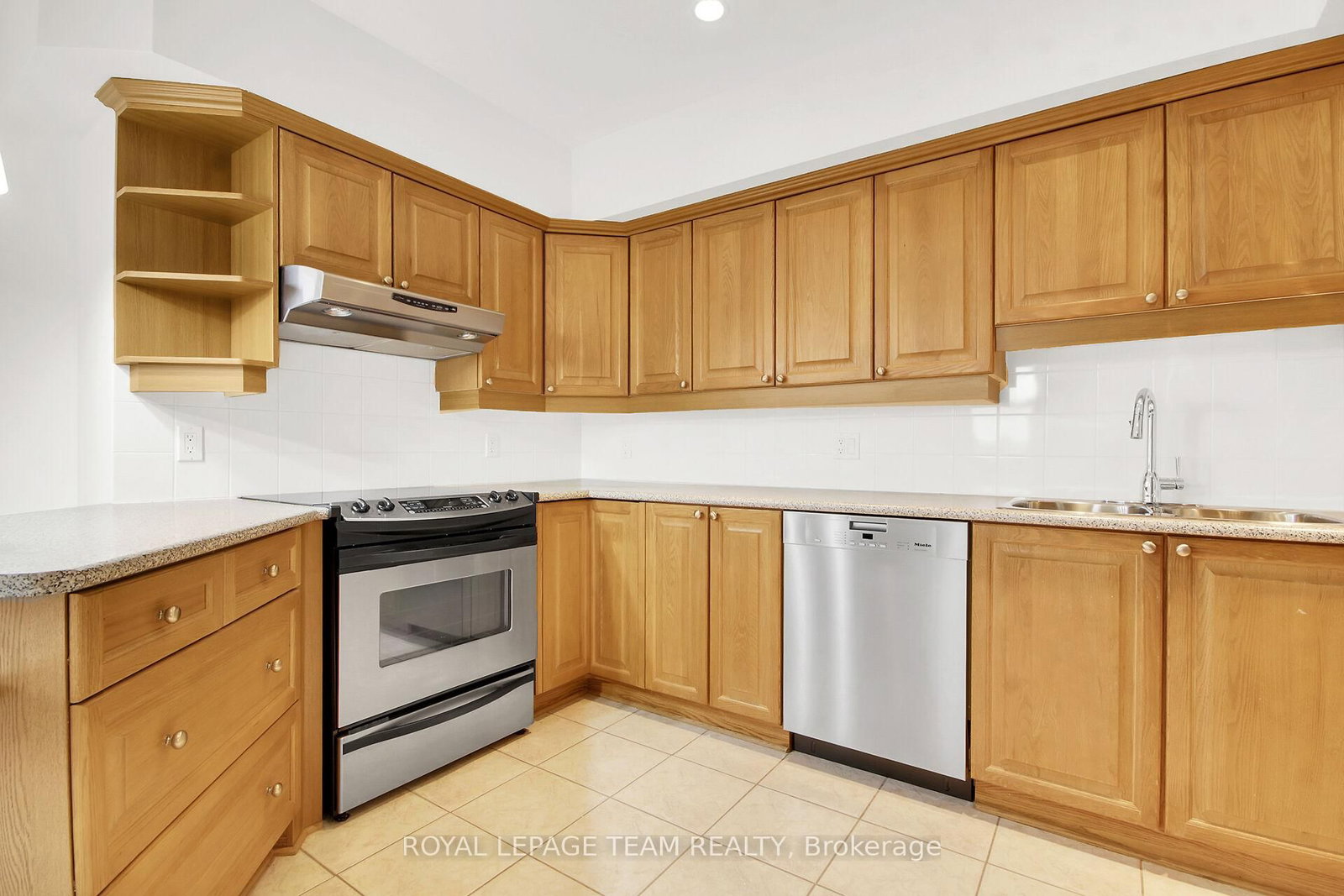 131 Wurtemburg Street, Unit 1104 - Photo 22