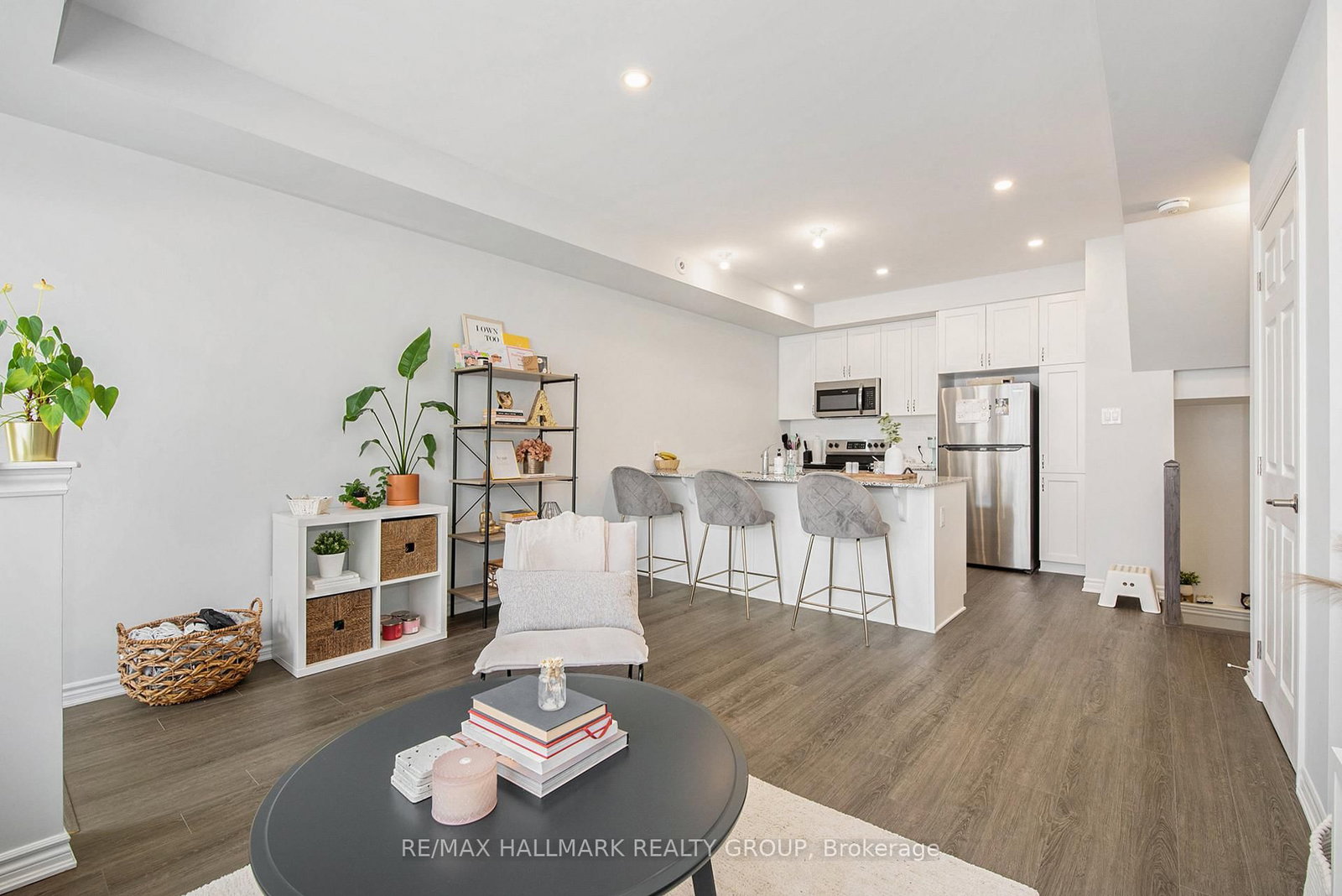 814 Mikinak Road - Photo 2