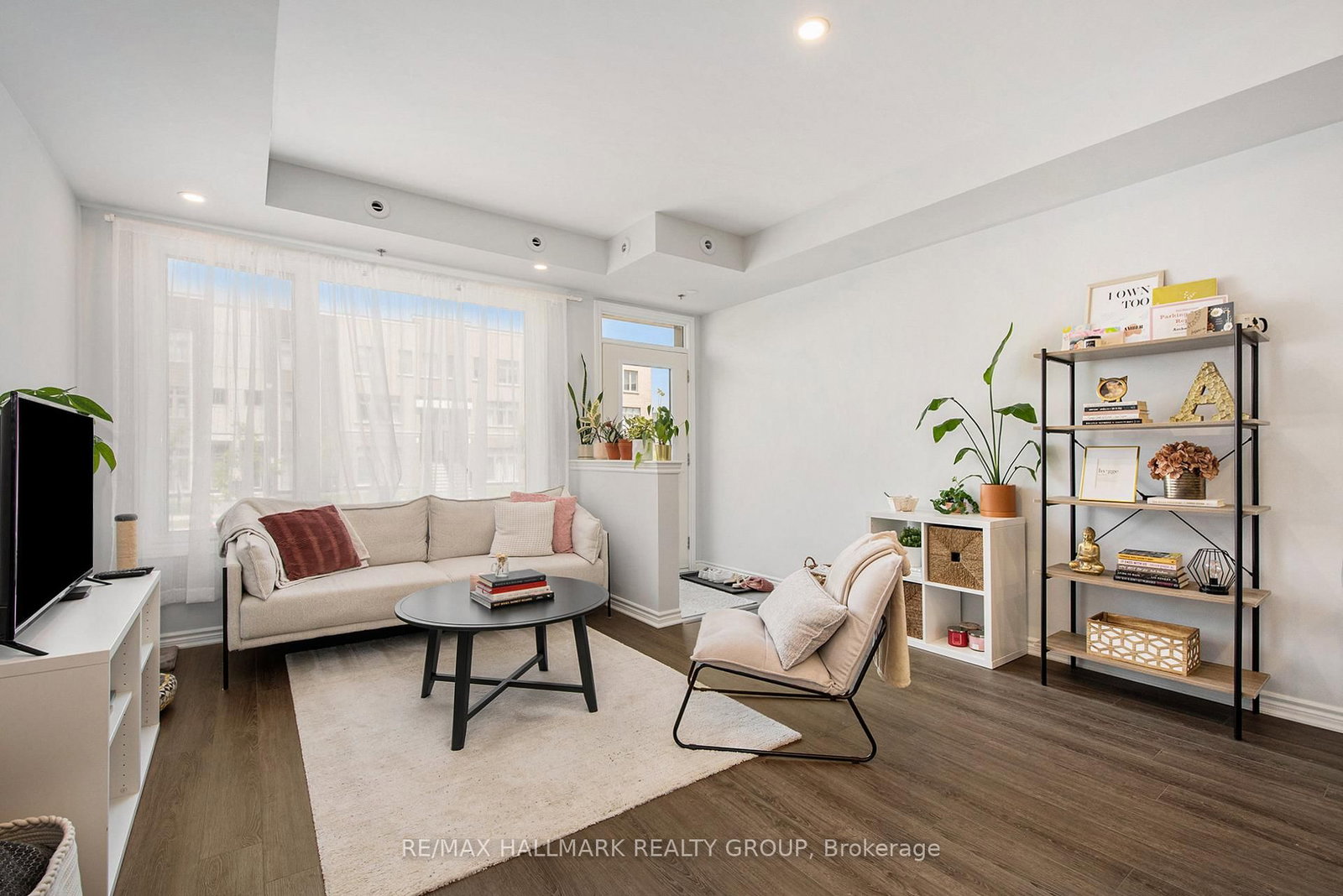 814 Mikinak Road - Photo 3