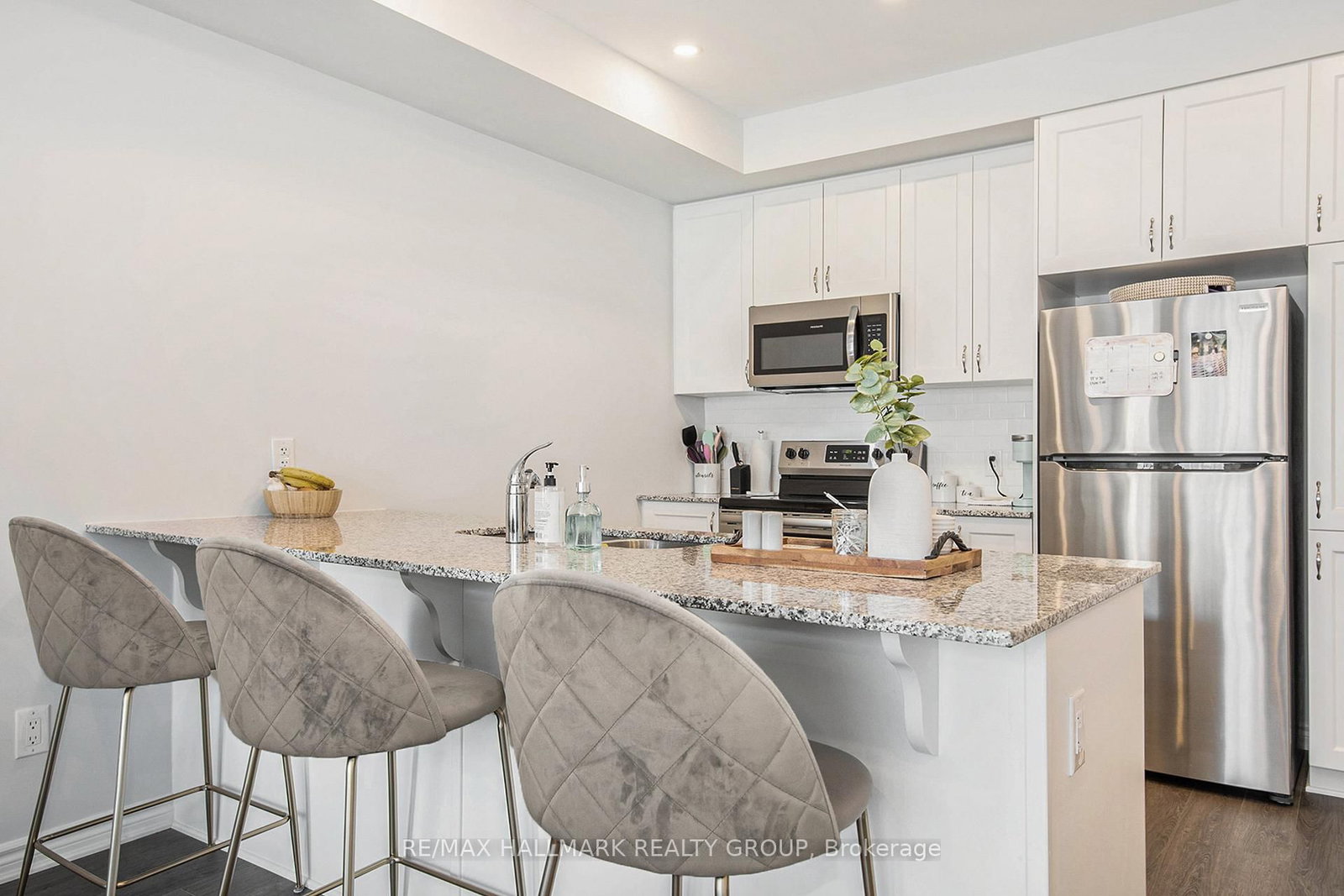 814 Mikinak Road - Photo 4