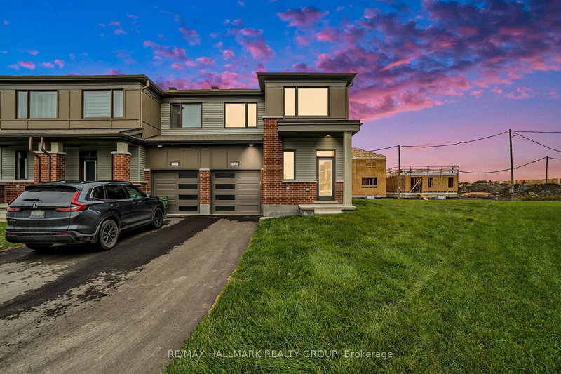 home for lease on 722 QUILTER Row