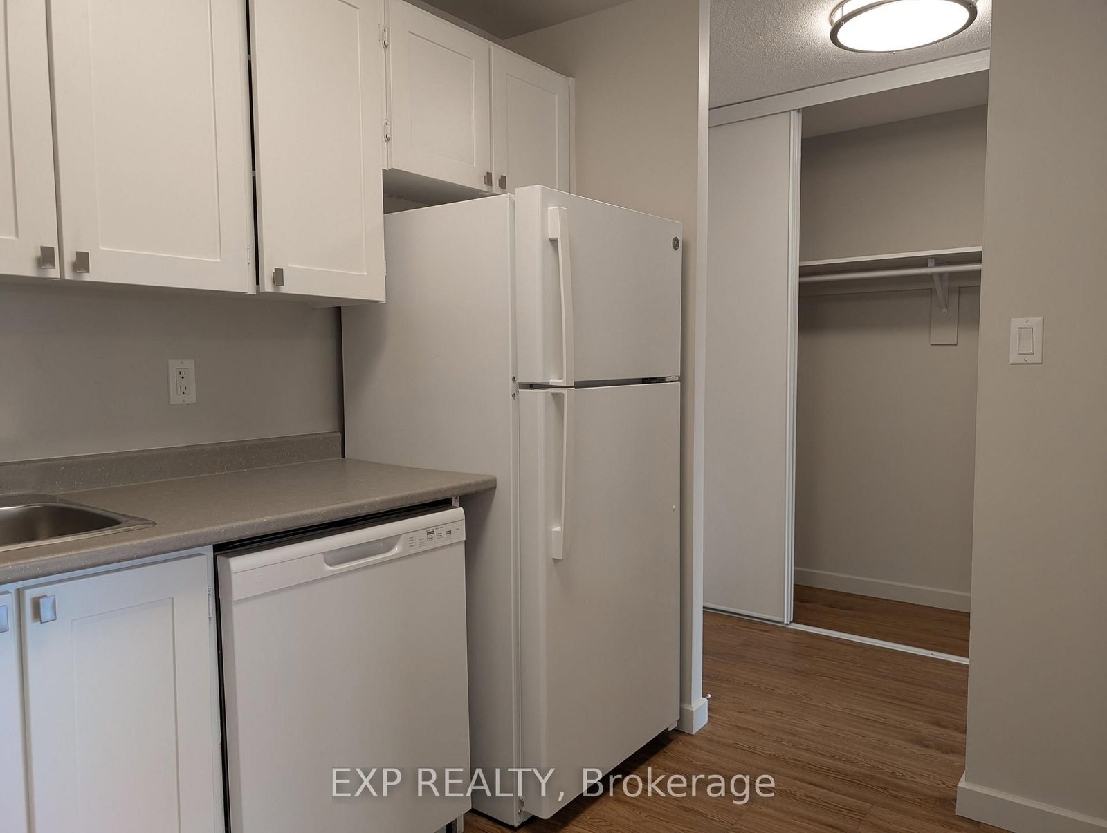 1320 Richmond Road, Unit 420 - Photo 2