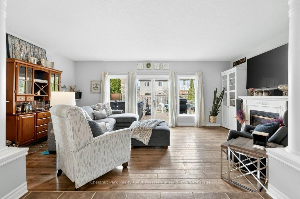 Detached House sold at 157 Lynch Circle, Guelph, Ontario, N1L 1R7 - Pineridge/Westminster Woods - MLS: X13005216