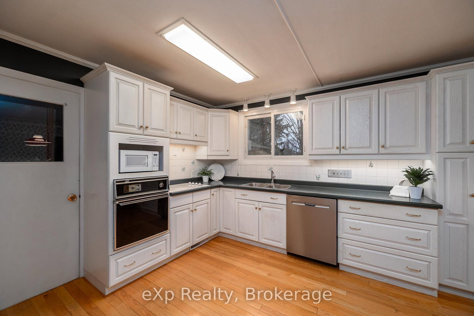 570 7th Street W • Owen Sound, ON photo 27