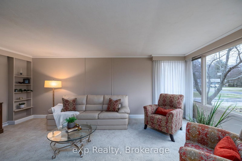 570 7th Street W