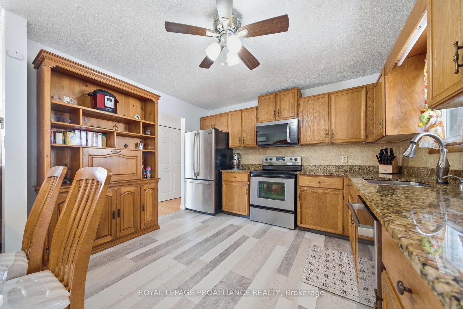 Detached House for sale at 19 Allore Avenue, Quinte West, Ontario, K8V 6K2 - Trenton Ward - MLS: X13005270