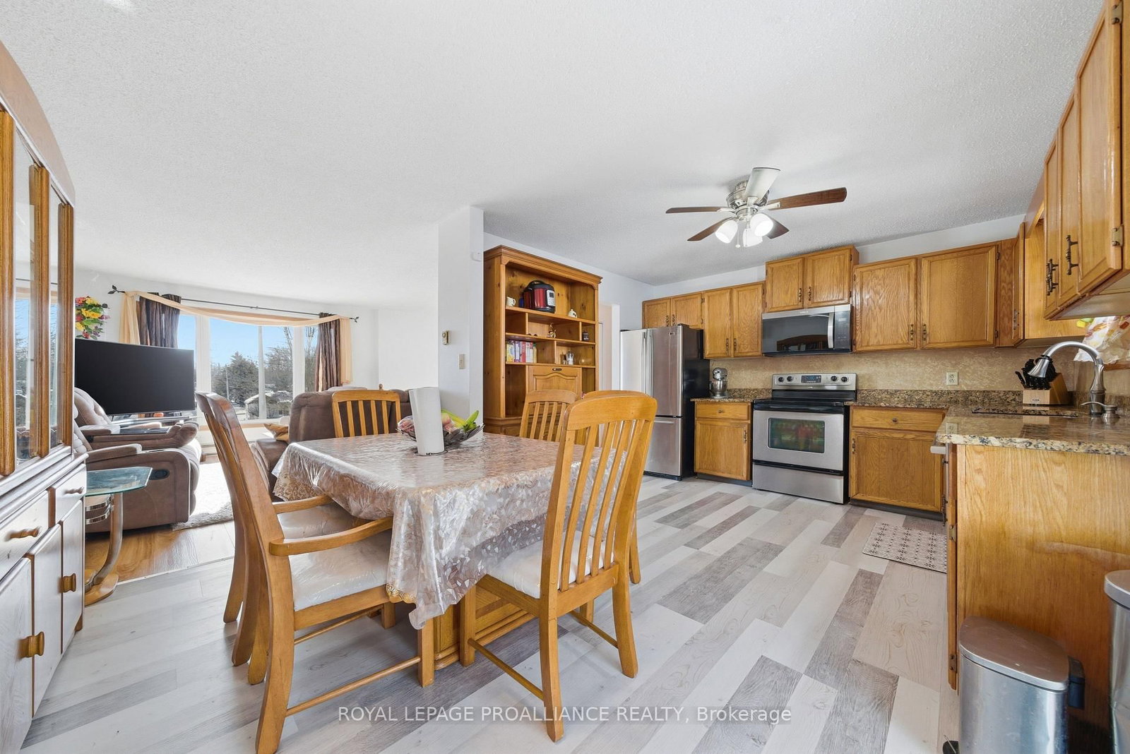 Detached House for sale at 19 Allore Avenue, Quinte West, Ontario, K8V 6K2 - Trenton Ward - MLS: X13005270