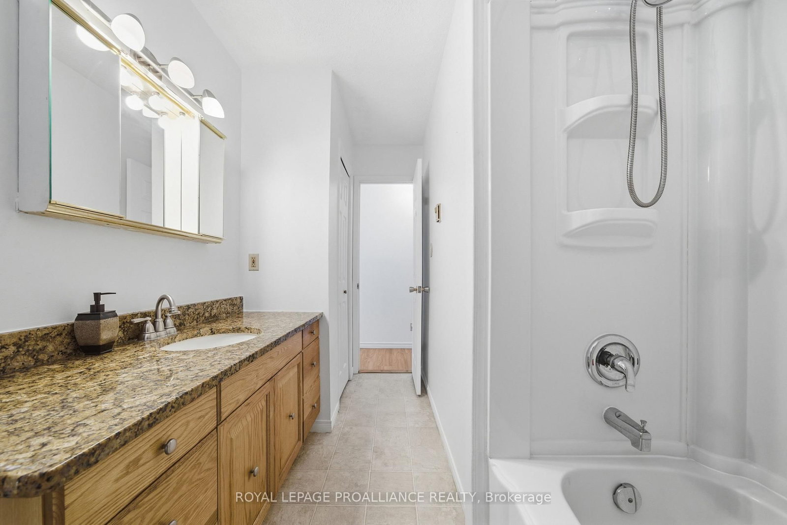 Detached House for sale at 19 Allore Avenue, Quinte West, Ontario, K8V 6K2 - Trenton Ward - MLS: X13005270