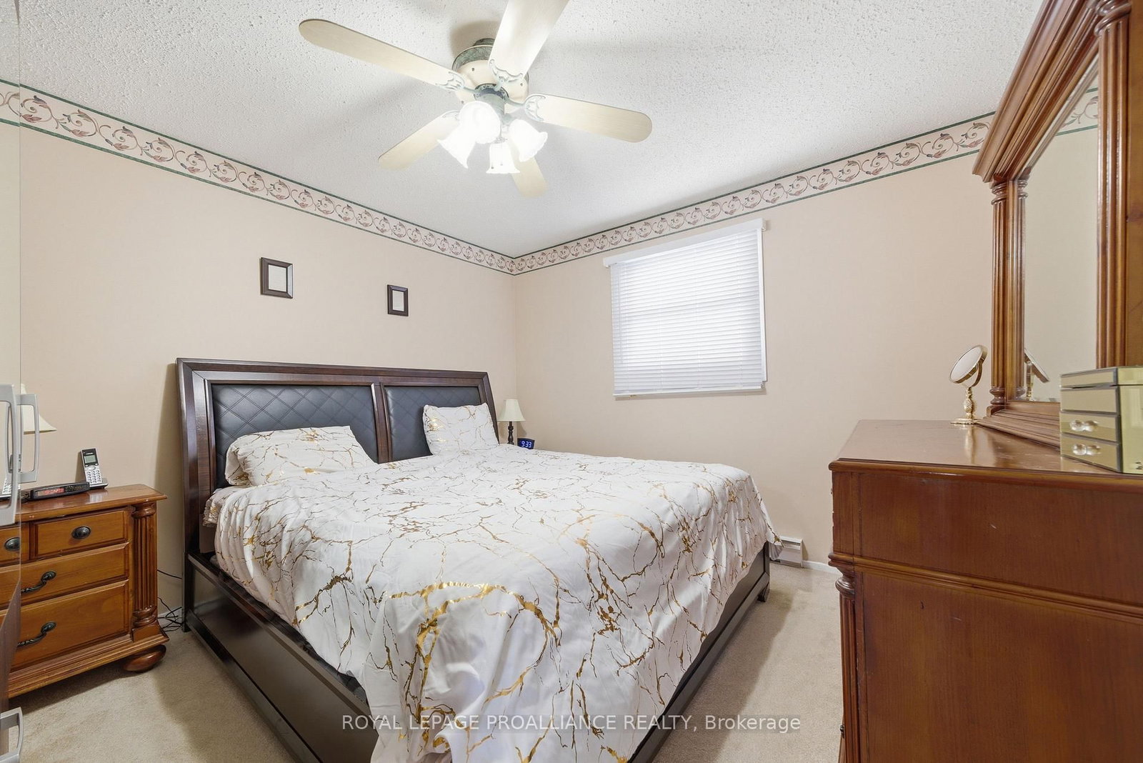 Detached House for sale at 19 Allore Avenue, Quinte West, Ontario, K8V 6K2 - Trenton Ward - MLS: X13005270