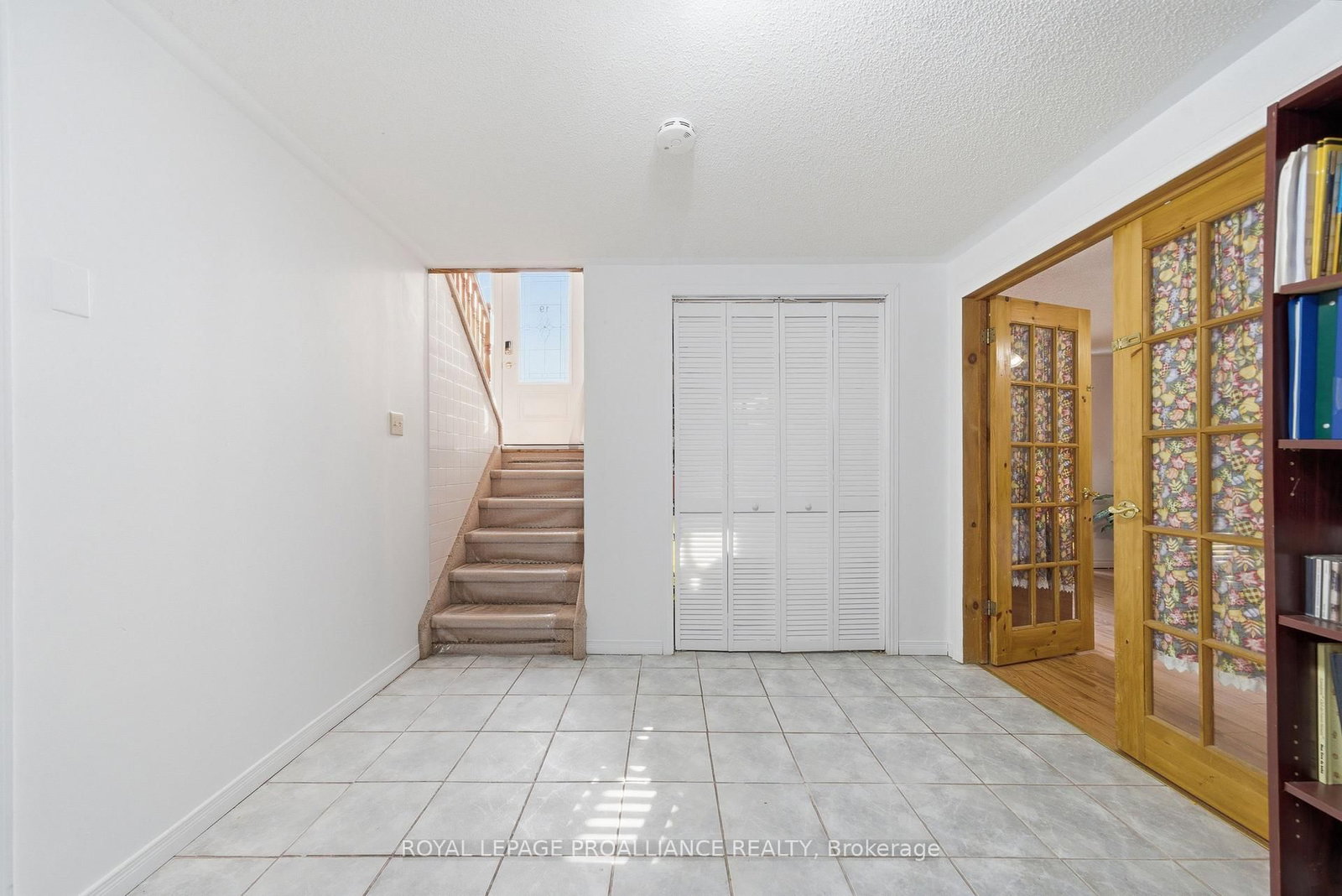 Detached House for sale at 19 Allore Avenue, Quinte West, Ontario, K8V 6K2 - Trenton Ward - MLS: X13005270