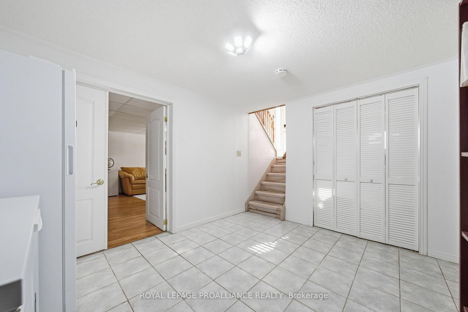 Detached House for sale at 19 Allore Avenue, Quinte West, Ontario, K8V 6K2 - Trenton Ward - MLS: X13005270