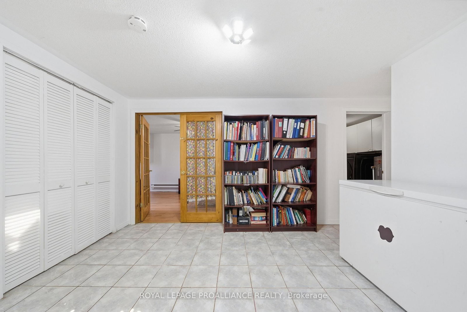 Detached House for sale at 19 Allore Avenue, Quinte West, Ontario, K8V 6K2 - Trenton Ward - MLS: X13005270