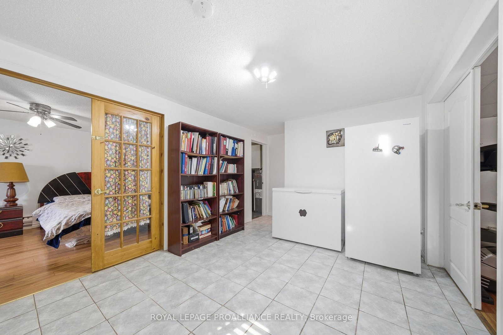 Detached House for sale at 19 Allore Avenue, Quinte West, Ontario, K8V 6K2 - Trenton Ward - MLS: X13005270