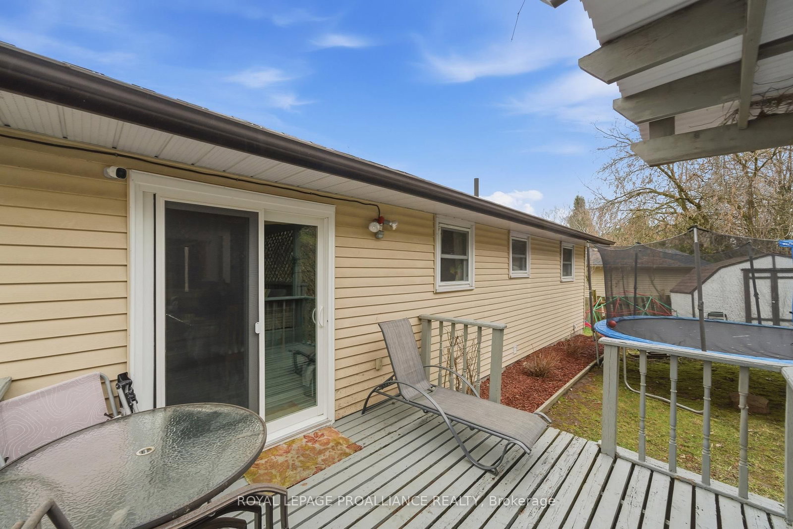 Detached House for sale at 19 Allore Avenue, Quinte West, Ontario, K8V 6K2 - Trenton Ward - MLS: X13005270