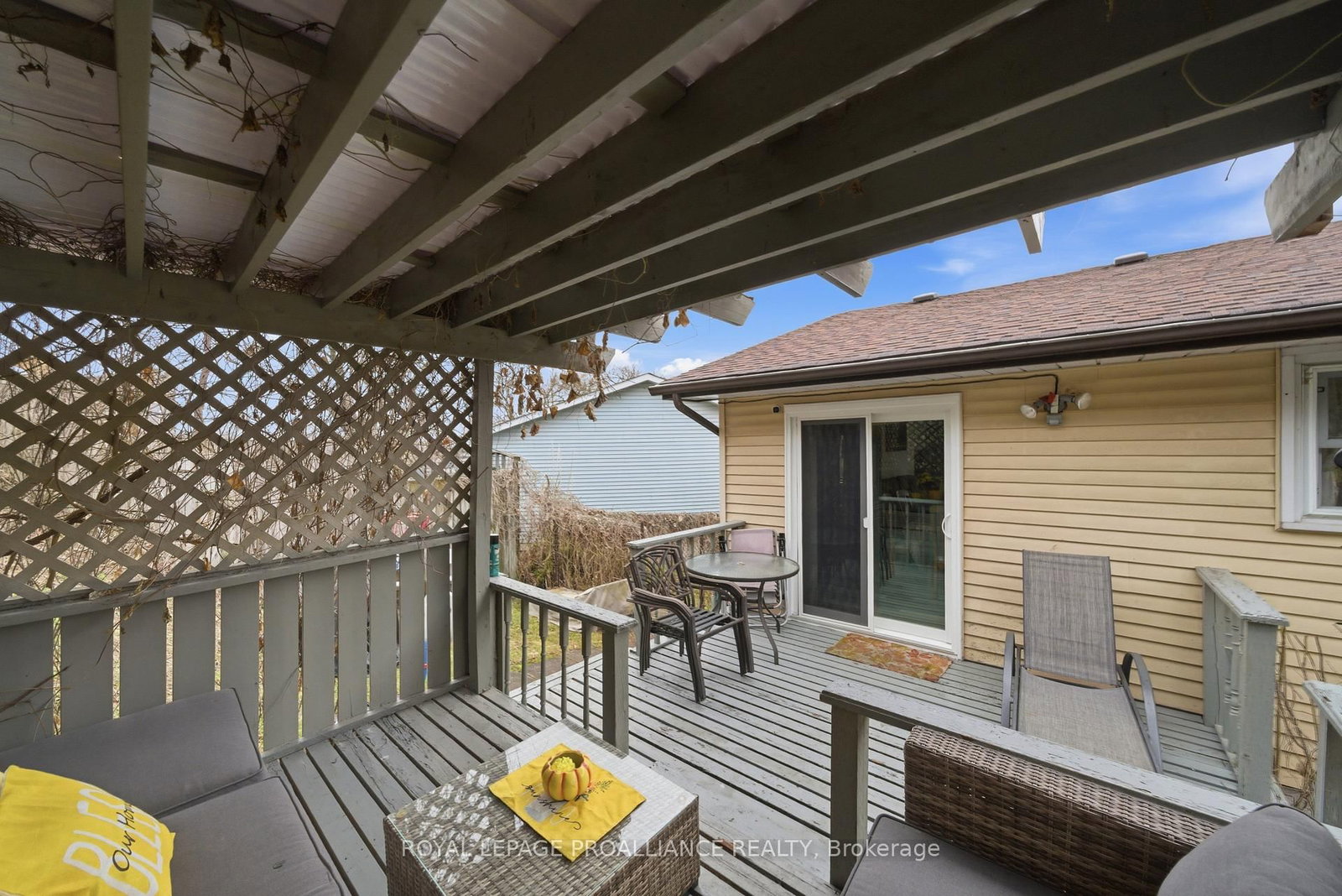 Detached House for sale at 19 Allore Avenue, Quinte West, Ontario, K8V 6K2 - Trenton Ward - MLS: X13005270