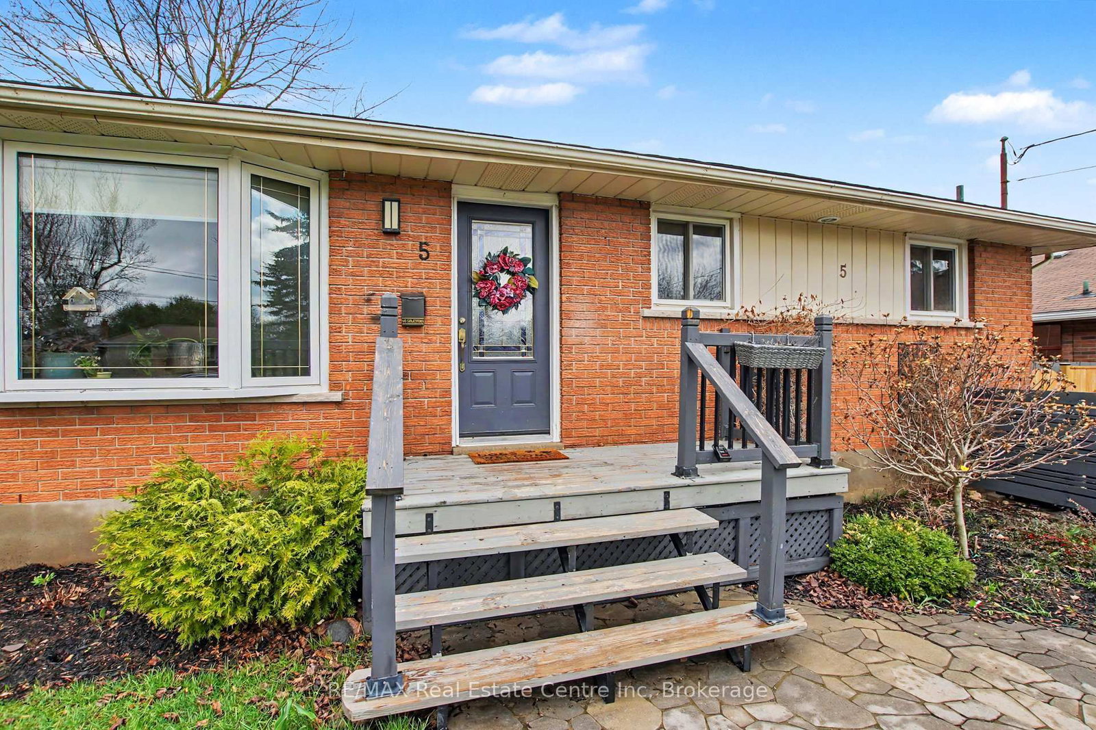 5 Eric Court - Photo 2