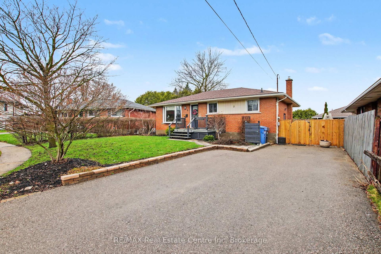 5 Eric Court - Photo 3