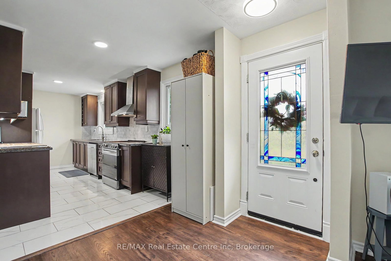 5 Eric Court - Photo 4