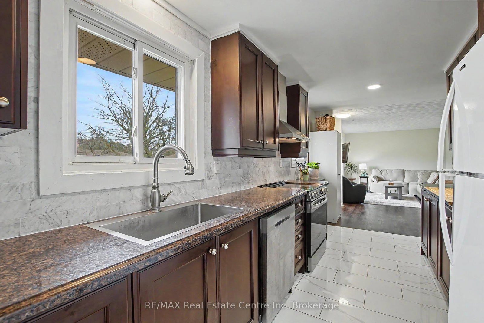 5 Eric Court - Photo 5