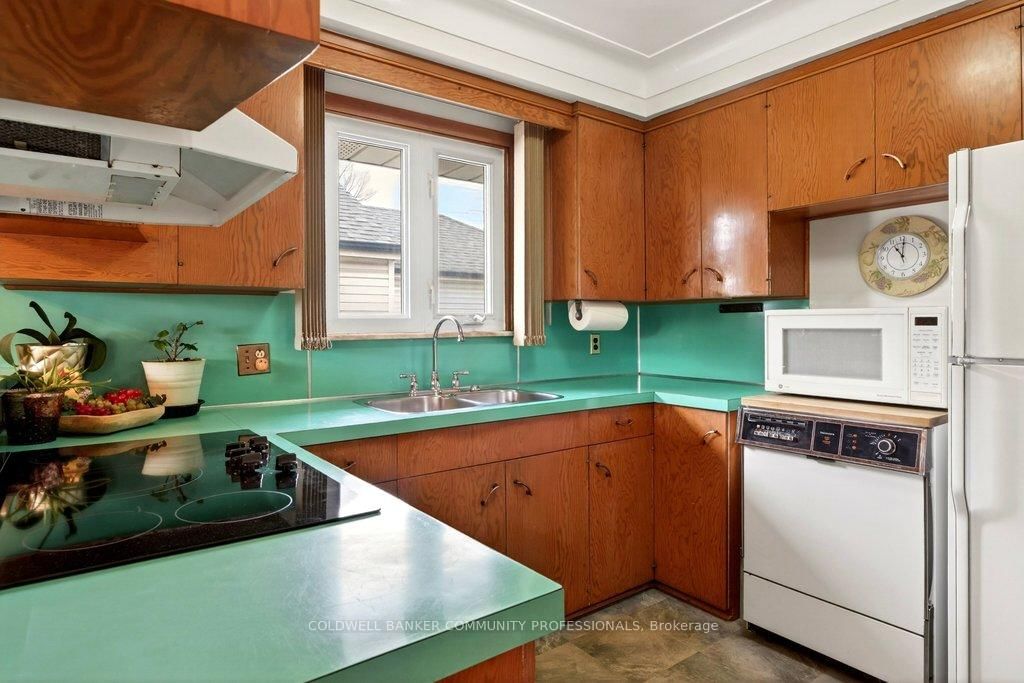 92 Reid Avenue S - Photo 14